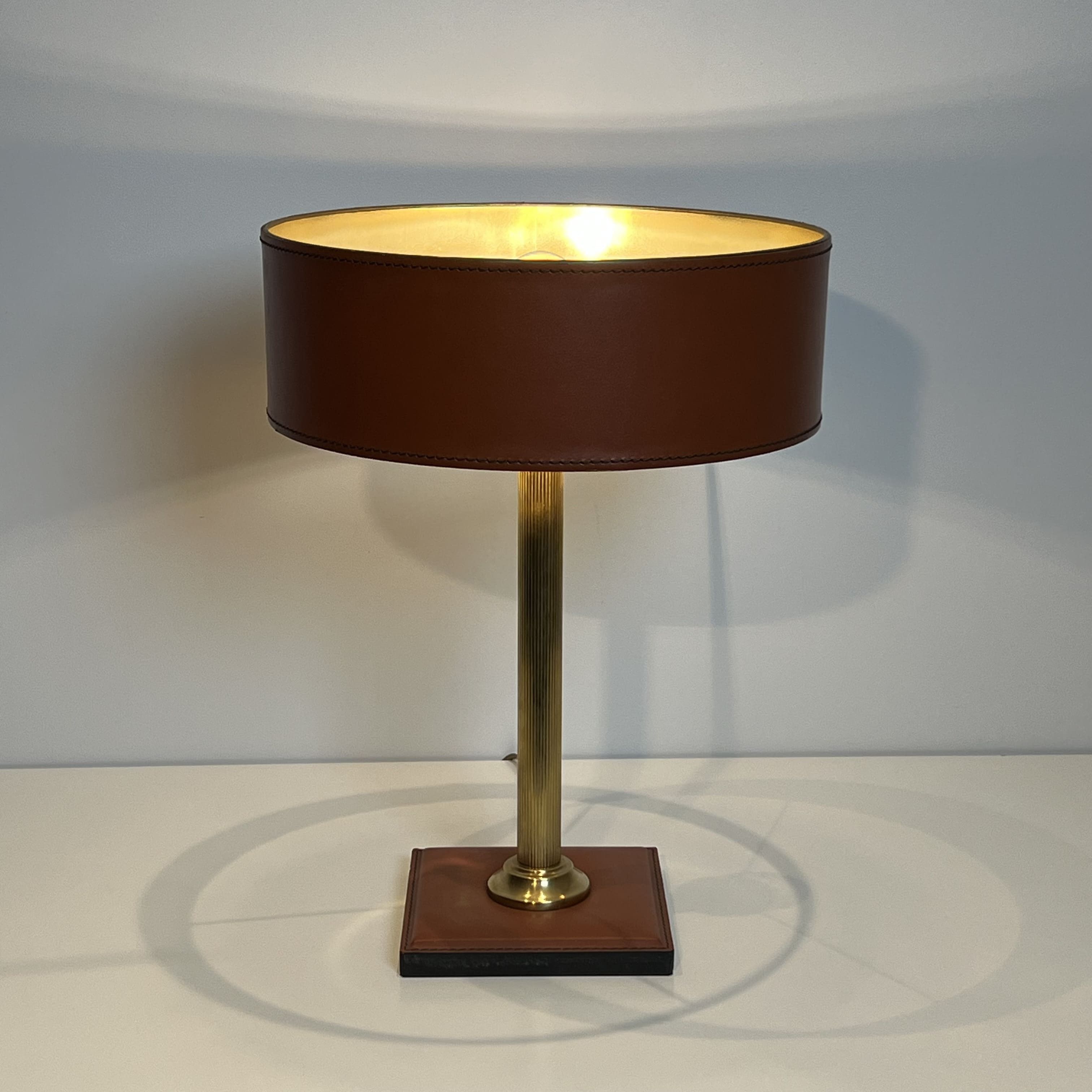 Camel Brown Leather and Fluted Brass Desk Lamp, in the style of Jacques Adnet, 1970s