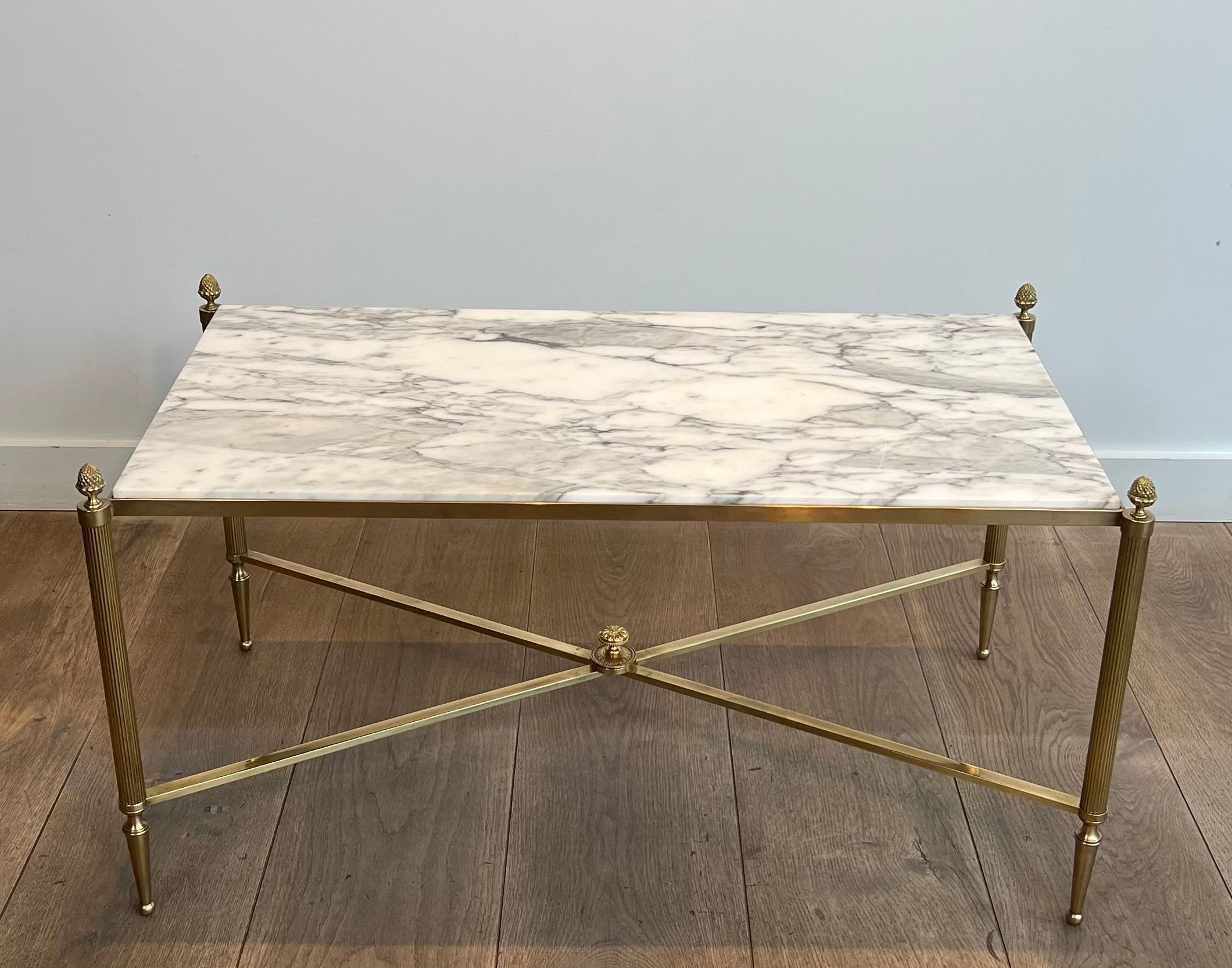 Table Basse en Laiton à Plateau de Marbre de Carrare de la Maison Jansen