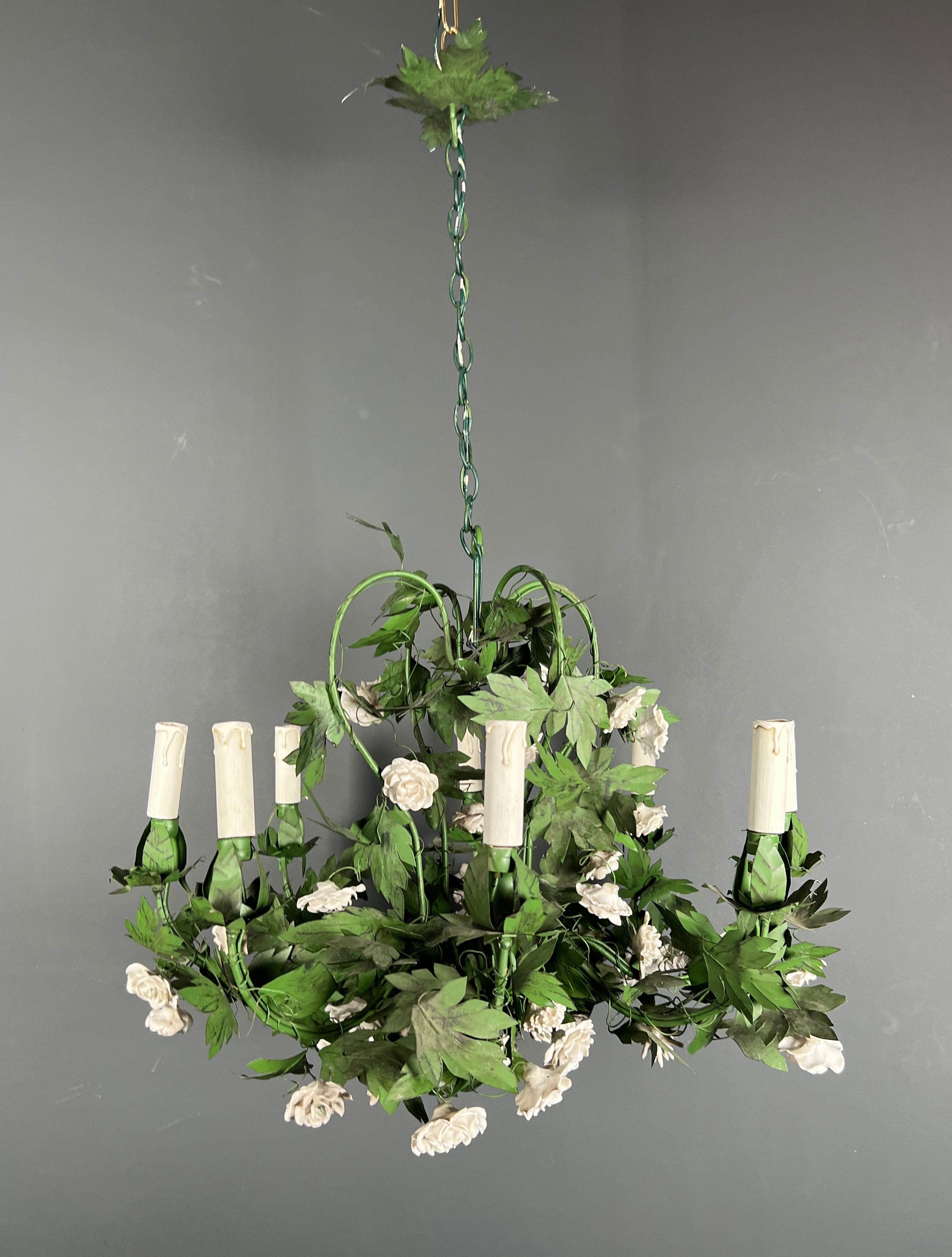 Important Foliage Chandelier in Painted Sheet Metal and Porcelain Flowers with 8 Arms. Circa 1970