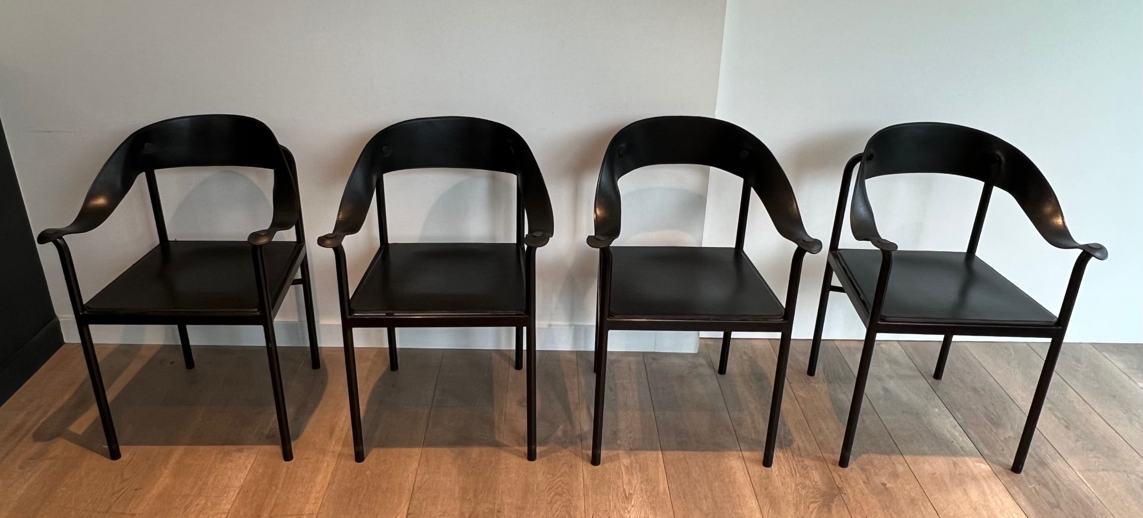 Suite de 4 Fauteuils en Cuir et Métal Laqué Noir