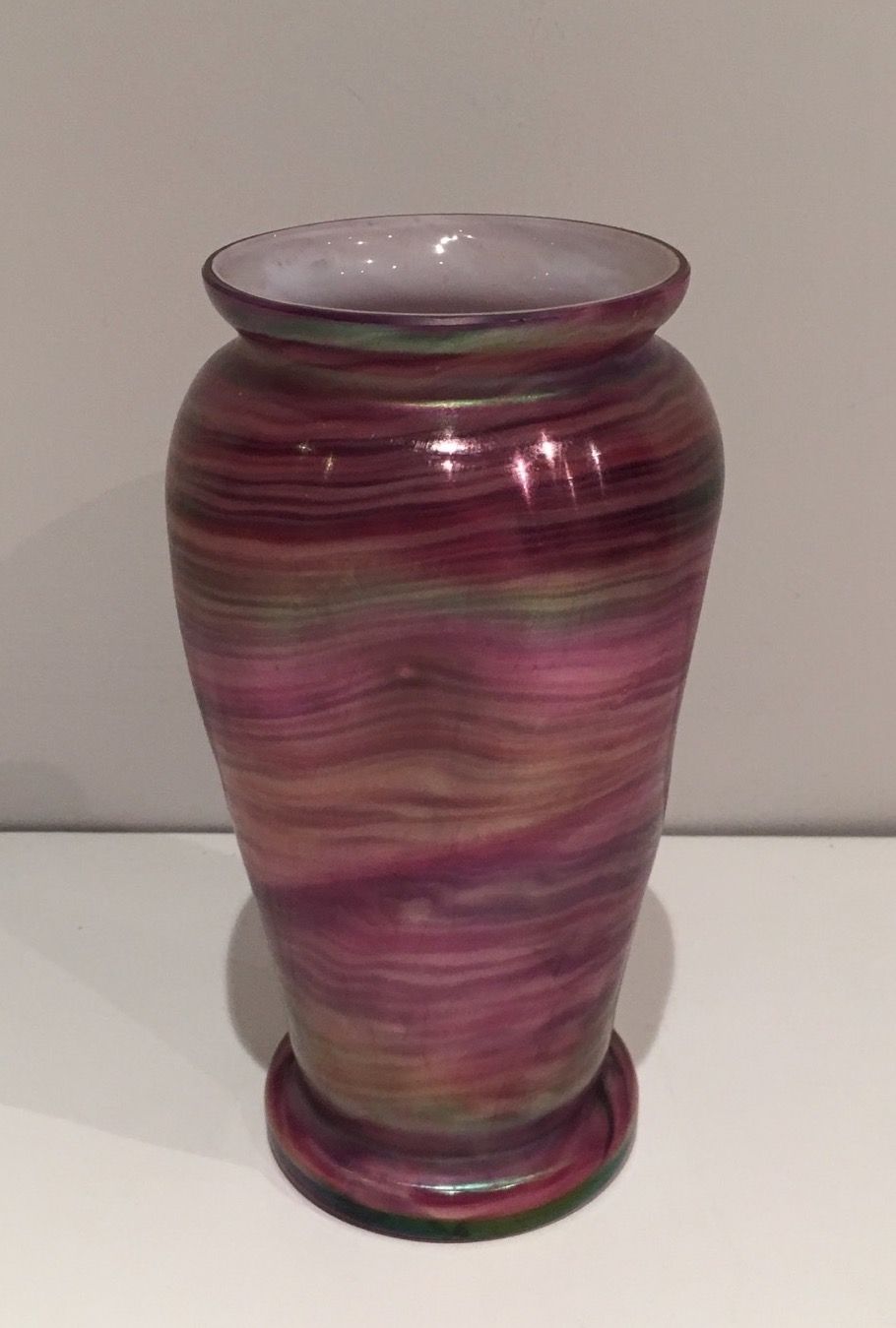 Vase en Verre Multicolore dans le Goût de Loetz. Vers 1970
