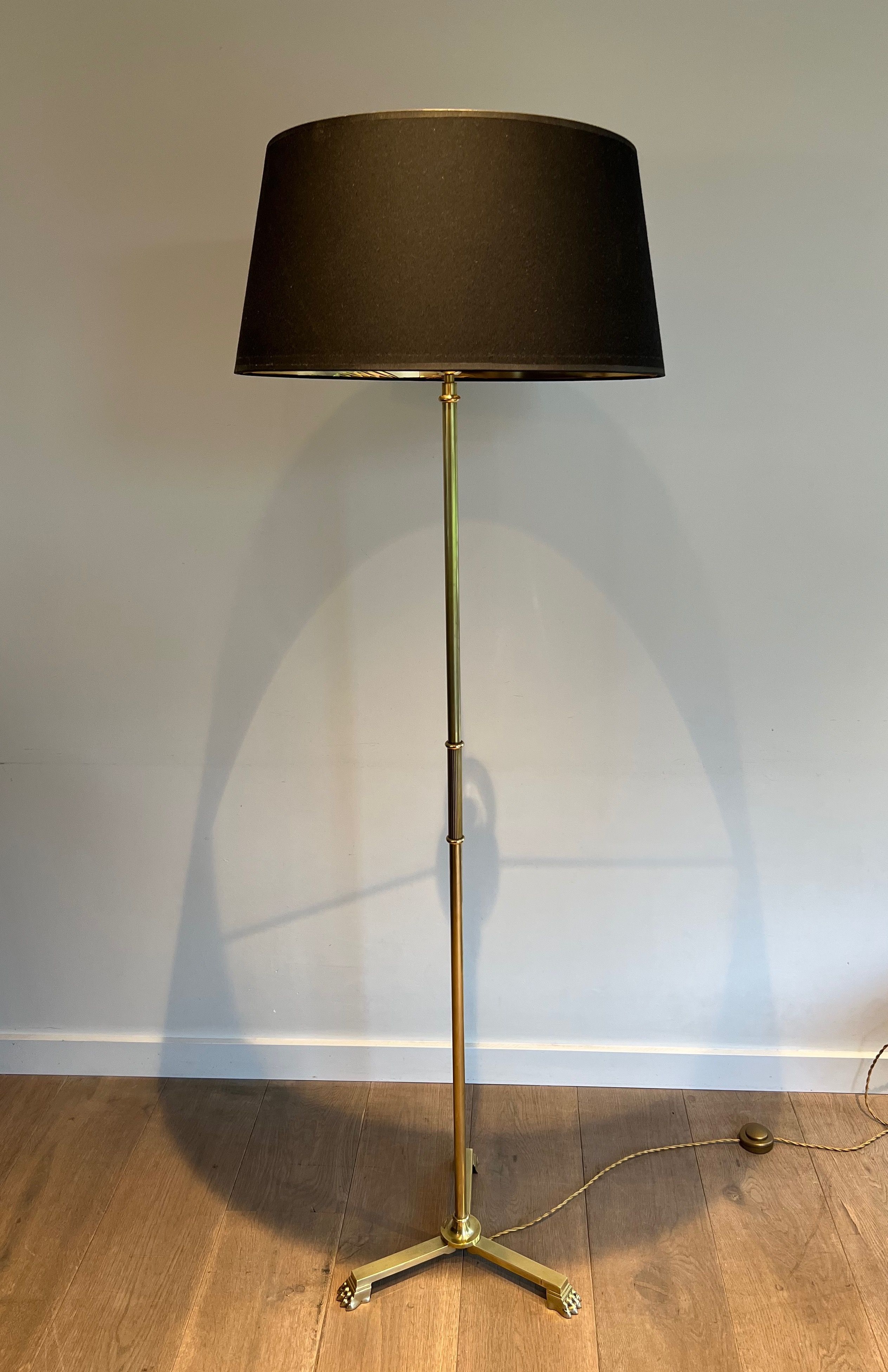 Lampadaire de Style Néoclassique en Bronze et Laiton à Pieds Griffes de Guy Lefèvre pour la Maison Jansen