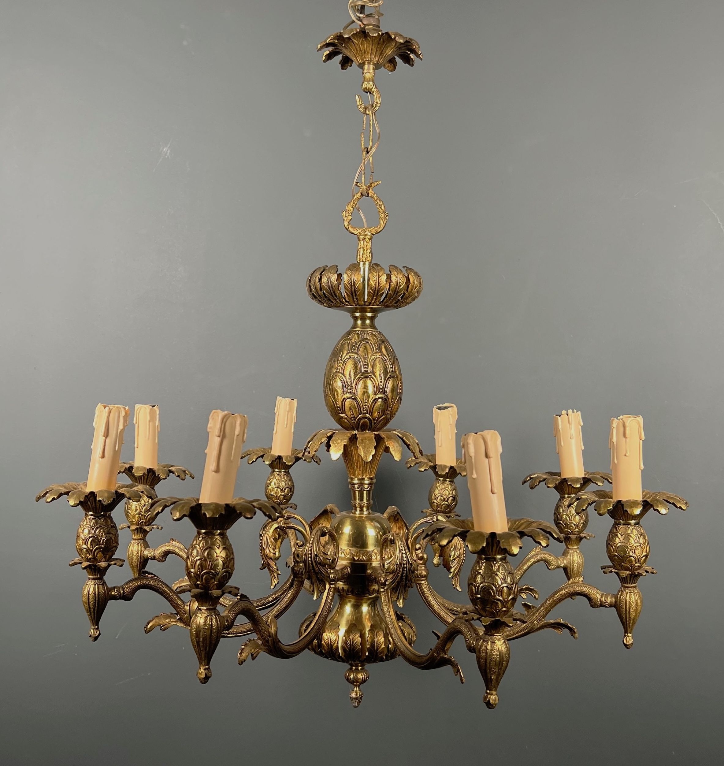 Lustre Ananas en Bronze à 8 Bras de Lumière dans le Goût de la Maison Charles