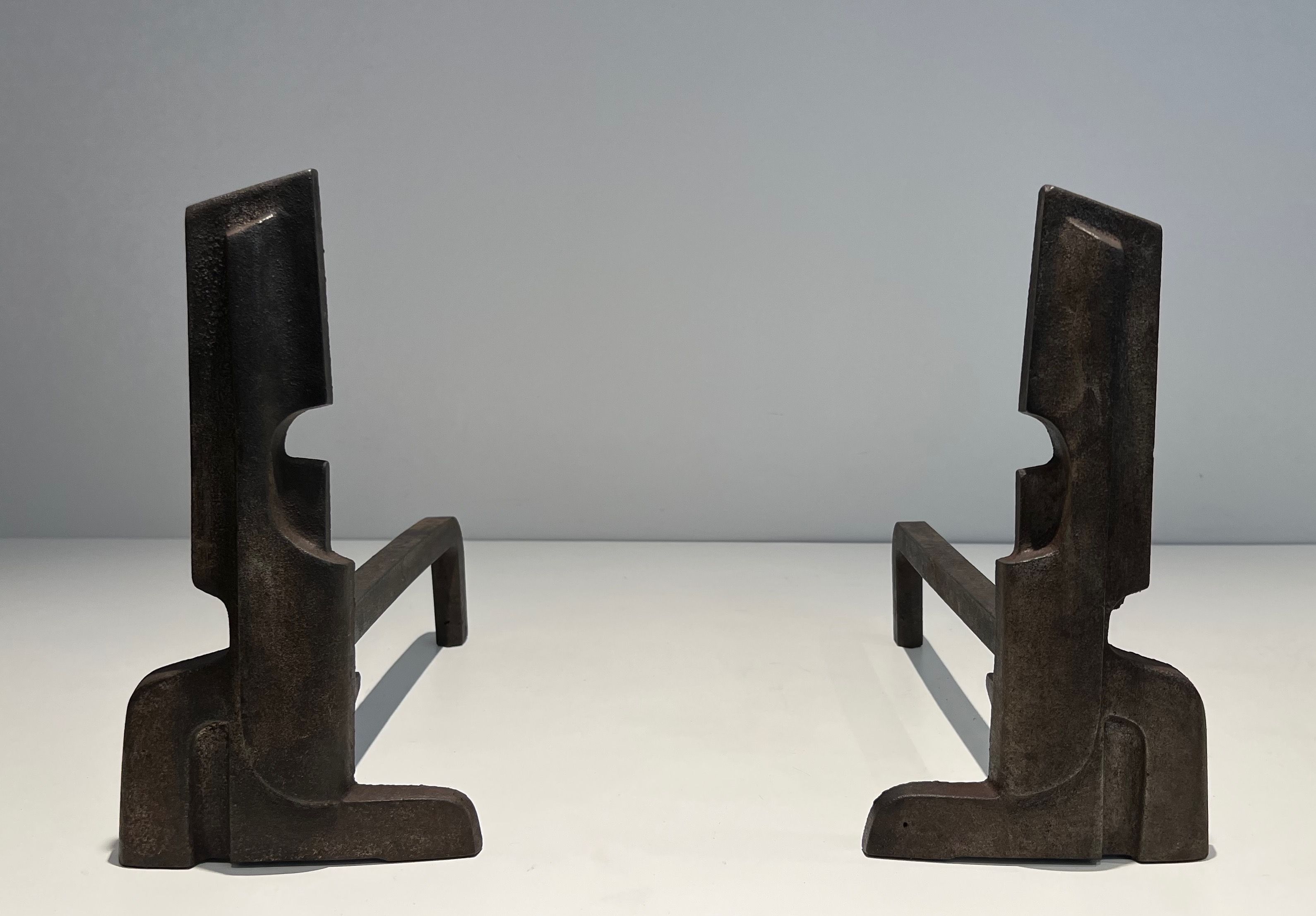 Paire de Chenets Modernistes en Fonte et Fer Forgé