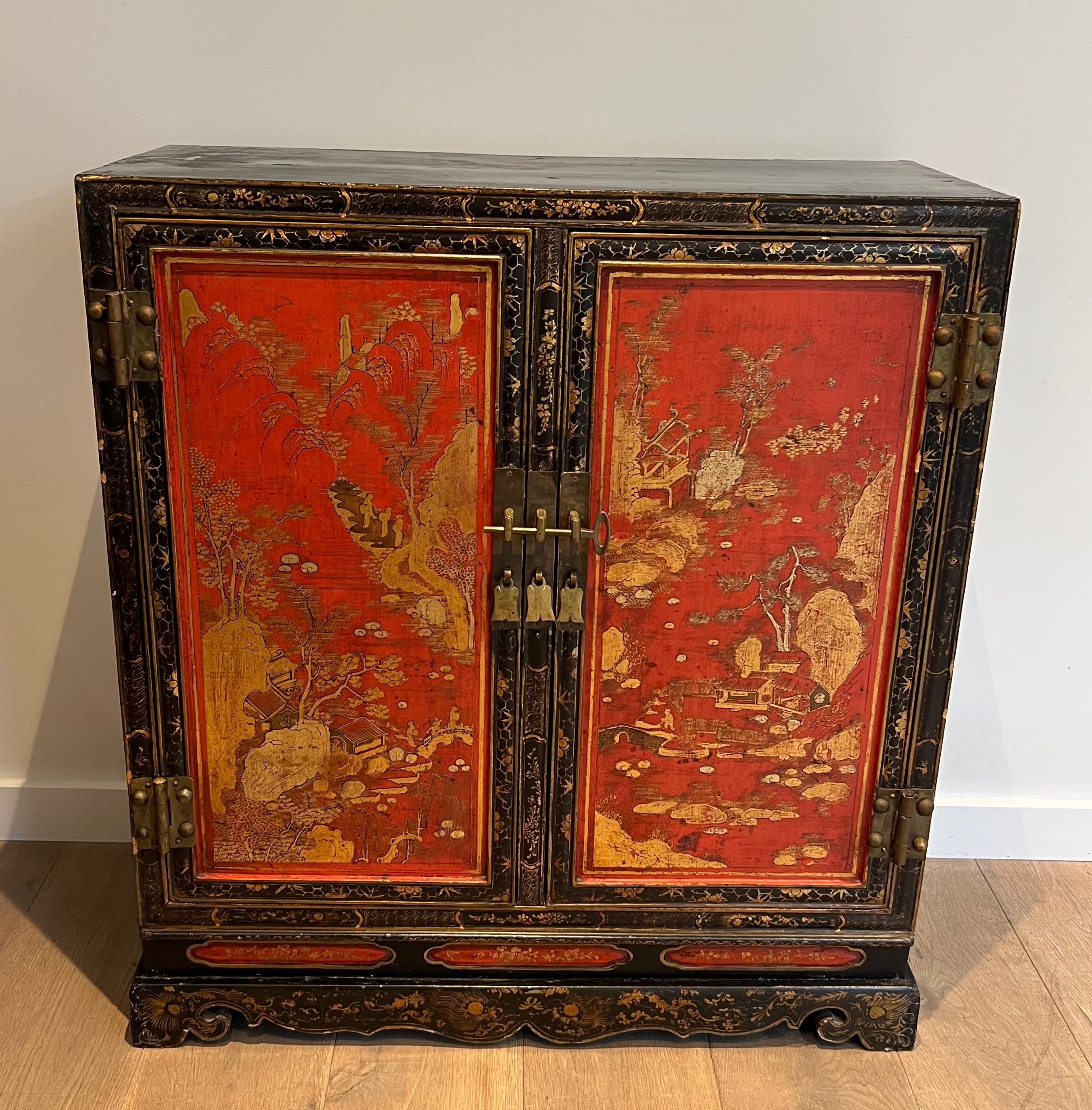 Lacquered Wood Cabinet with Chinese Seenes