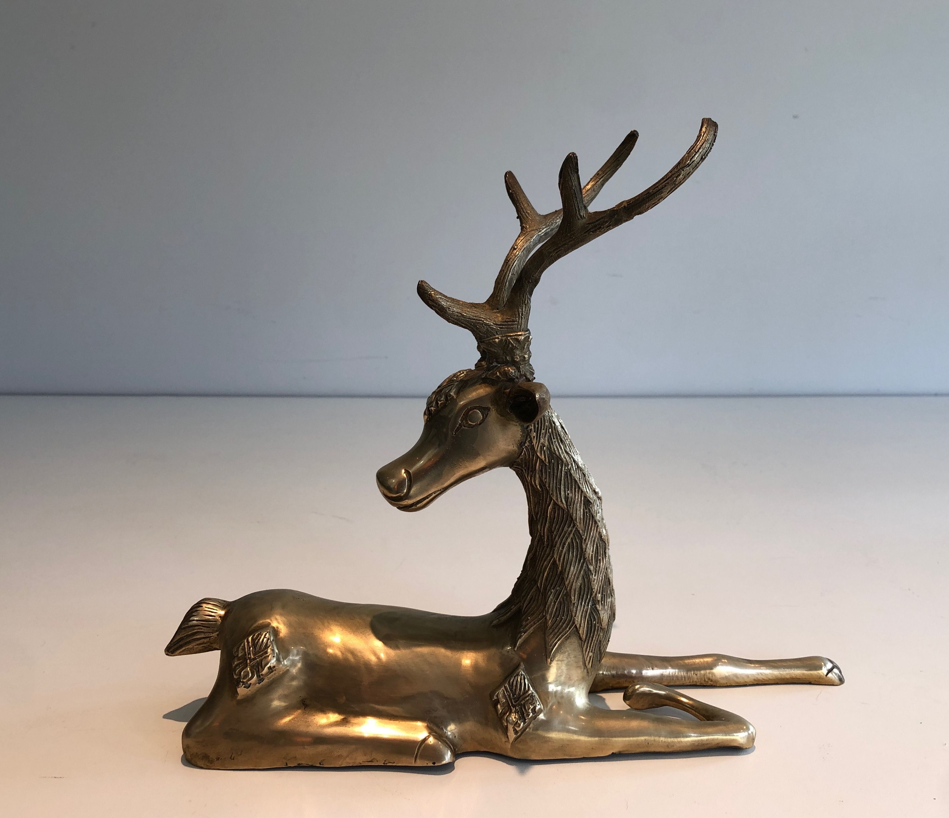 Cerf Couché en Bronze à Incrustations
