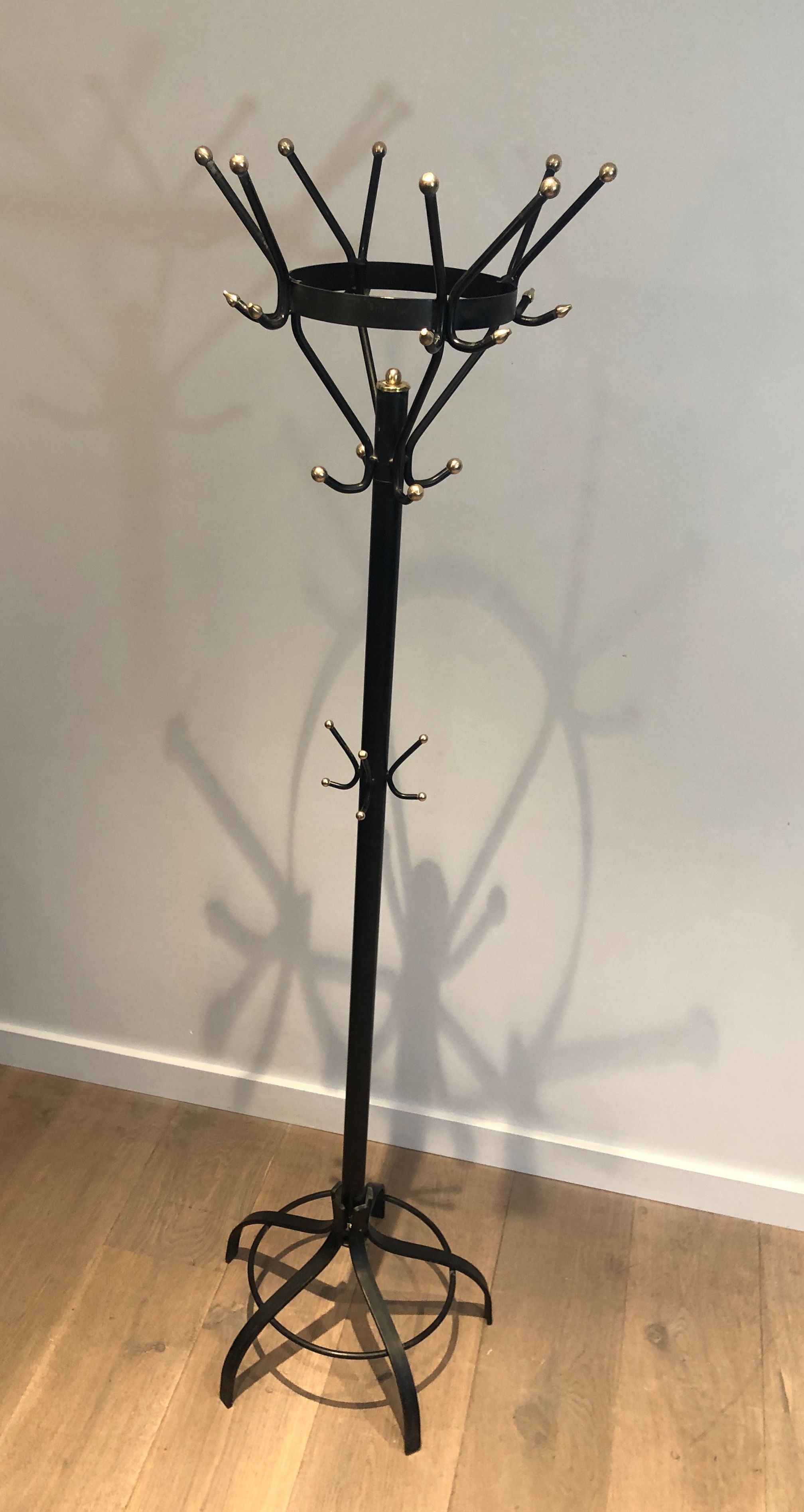 Porte-Manteaux Design en Métal Laqué Noir et Laiton