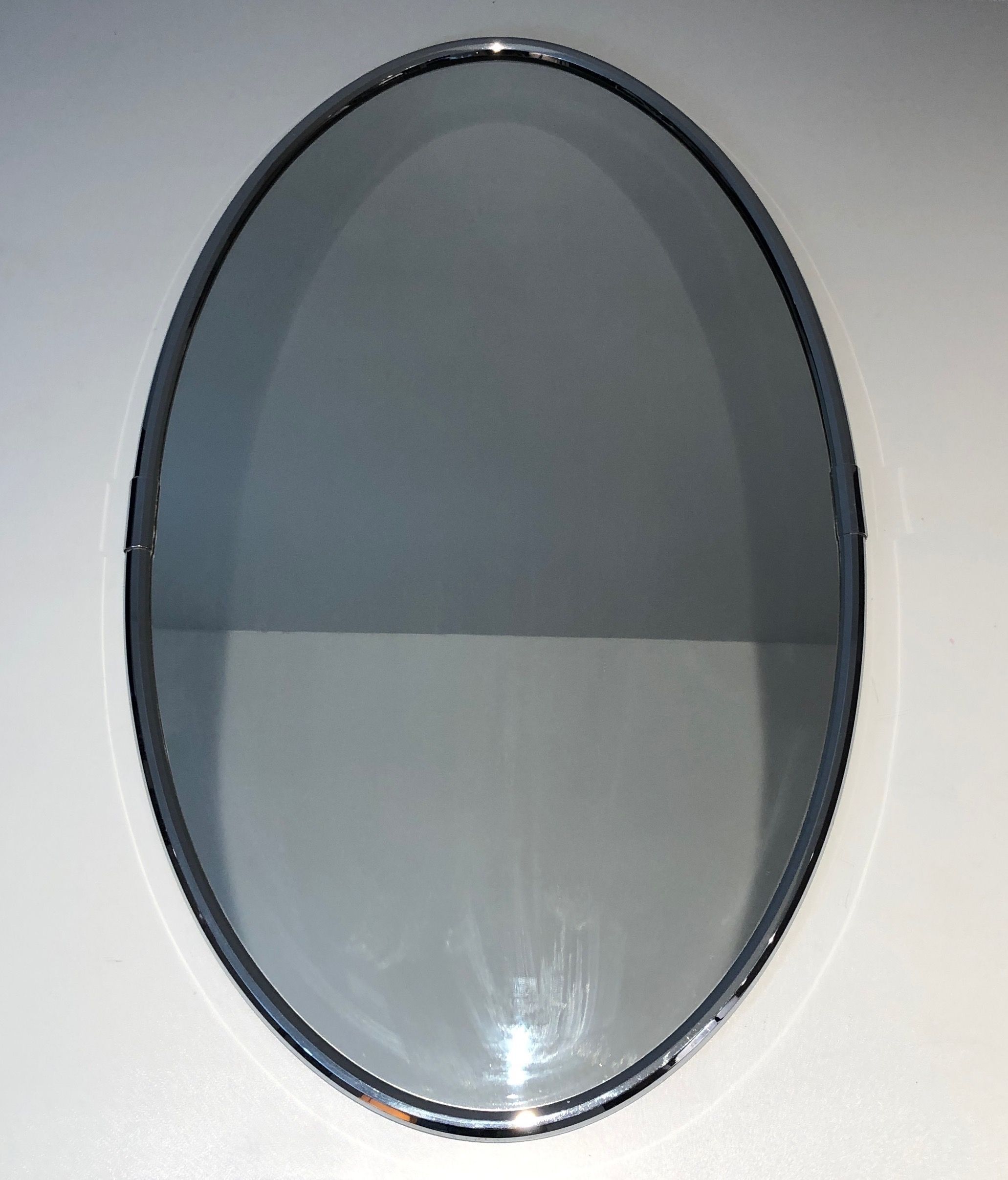 Miroir Ovale Chromé de Style Art Déco. Vers 1970