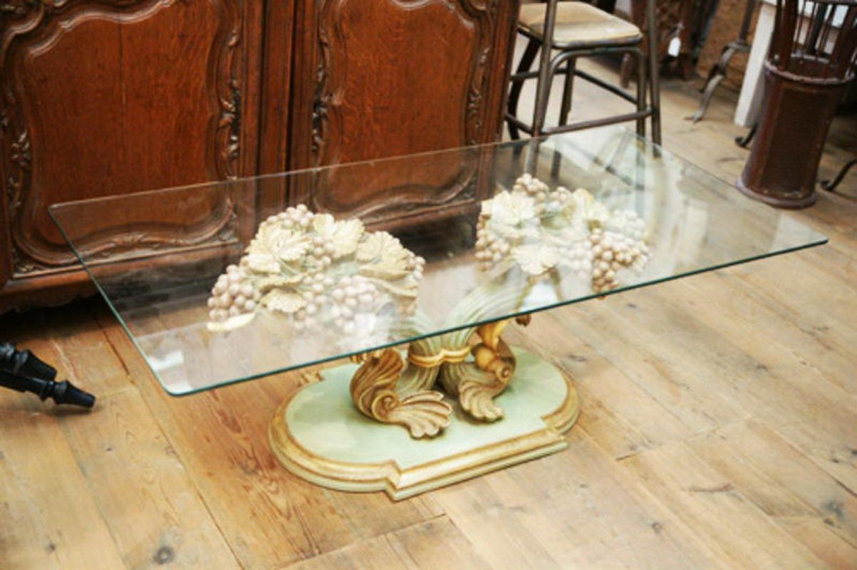 Table Basse Polychrome en Bois Sculpté aux Grappes de Raisins