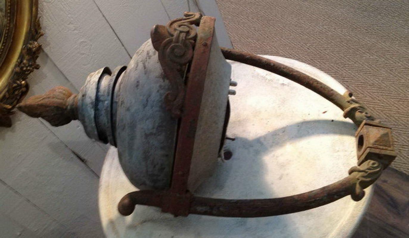 Very nice and rare lantern made of cast iron and zinc. 19th century.