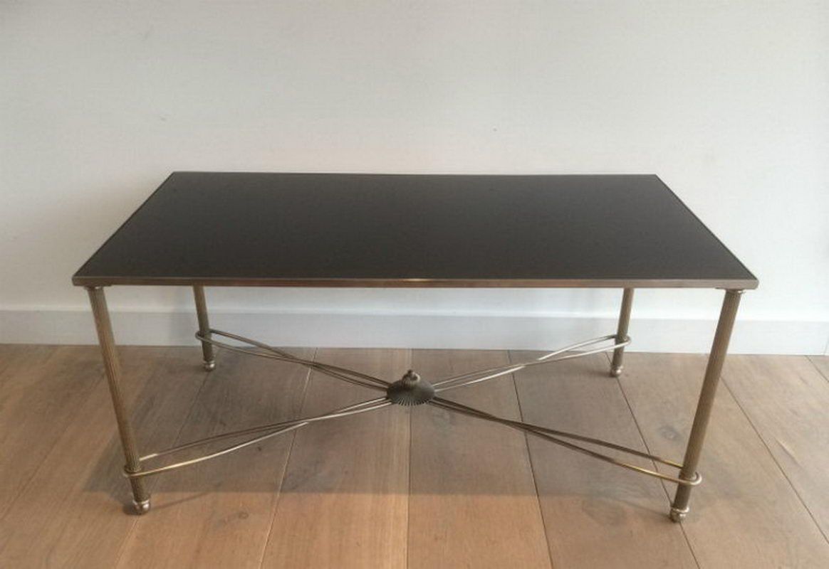 Unique table basse en métal nickelé; Vers 196