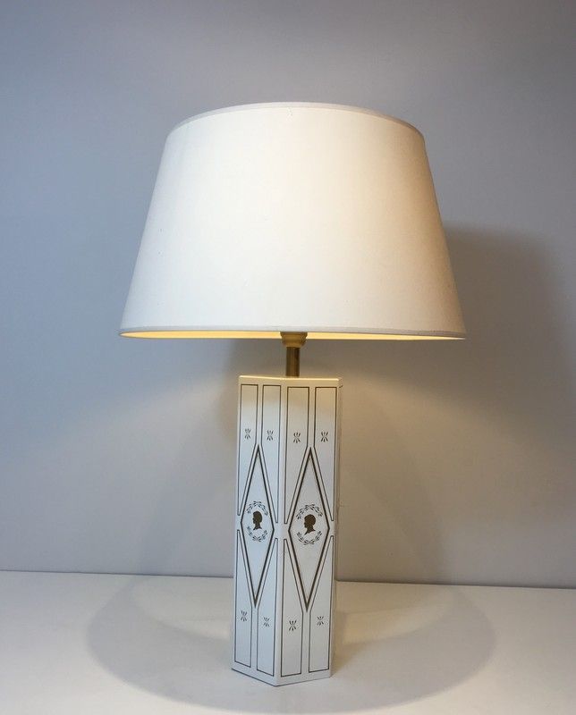 Lampe de Style Néoclassique en Tôle Laquée Blanche à Décors Dorés