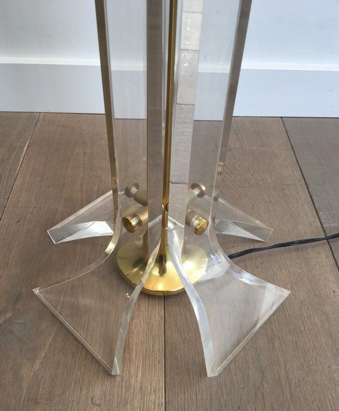 Rare Lampadaire de Parquet en Laiton Doré et Plexiglass