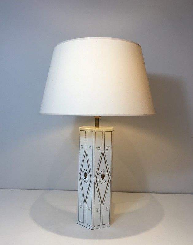 Lampe de Style Néoclassique en Tôle Laquée Blanche à Décors Dorés