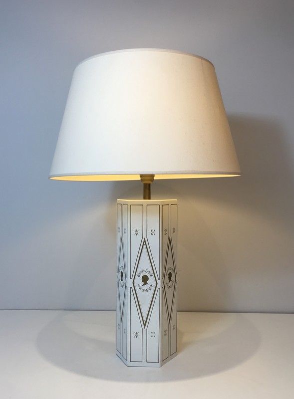 Lampe de Style Néoclassique en Tôle Laquée Blanche à Décors Dorés