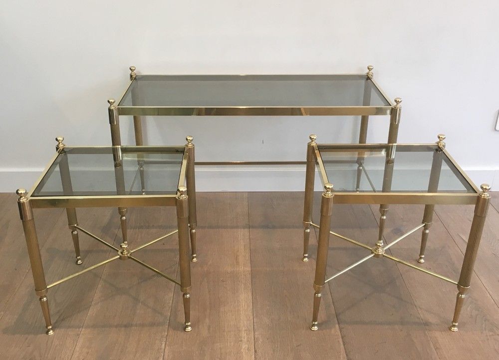 Table Basse Tripartite en Laiton Constituée d'une Table Principale et de 2 Tables Gigognes Carrées dans le Goût de la Maison Jansen