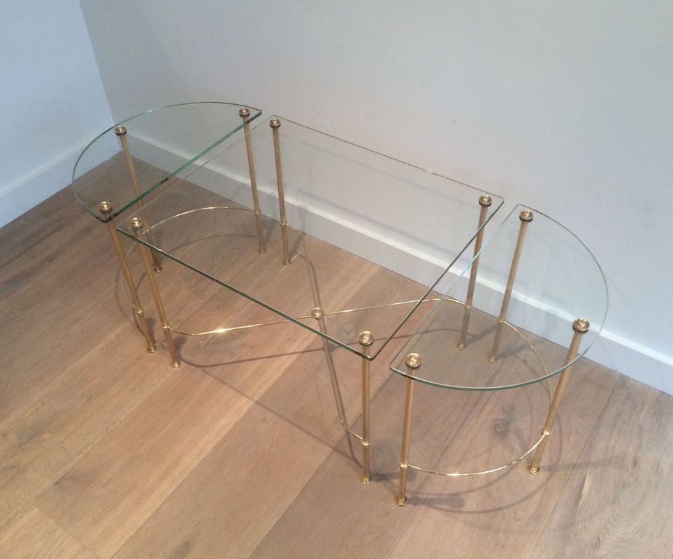 Table Basse Tripartite en Laiton et Verre.