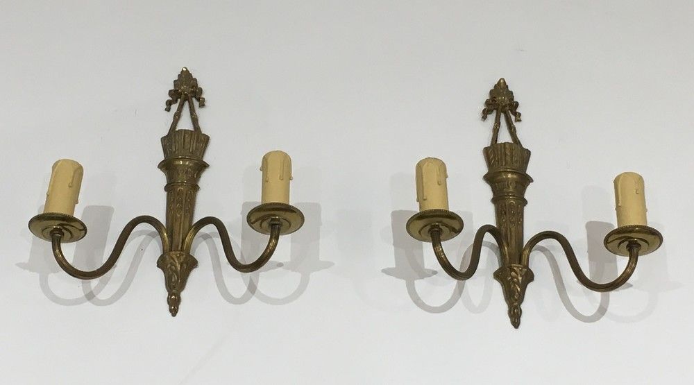 Paire d'Appliques De Style Louis XVI En Bronze Au Carquois Et Rubans