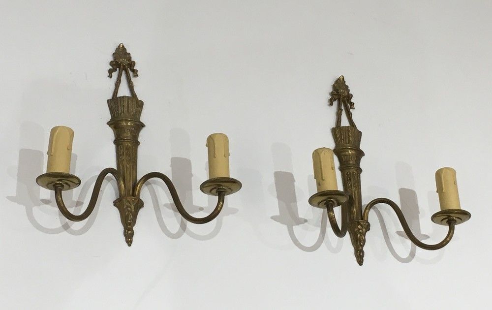 Paire d'Appliques De Style Louis XVI En Bronze Au Carquois Et Rubans