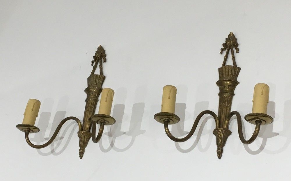 Paire d'Appliques De Style Louis XVI En Bronze Au Carquois Et Rubans