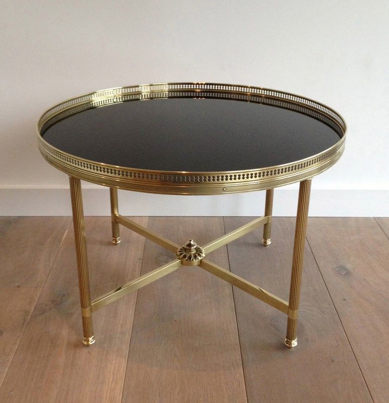 Table Basse en Laiton et Plateau de Verre Laqué Noir de la Maison Baguès