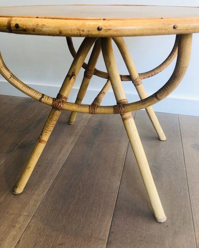 Petite Table Basse en Rotin à Plateau de Bois