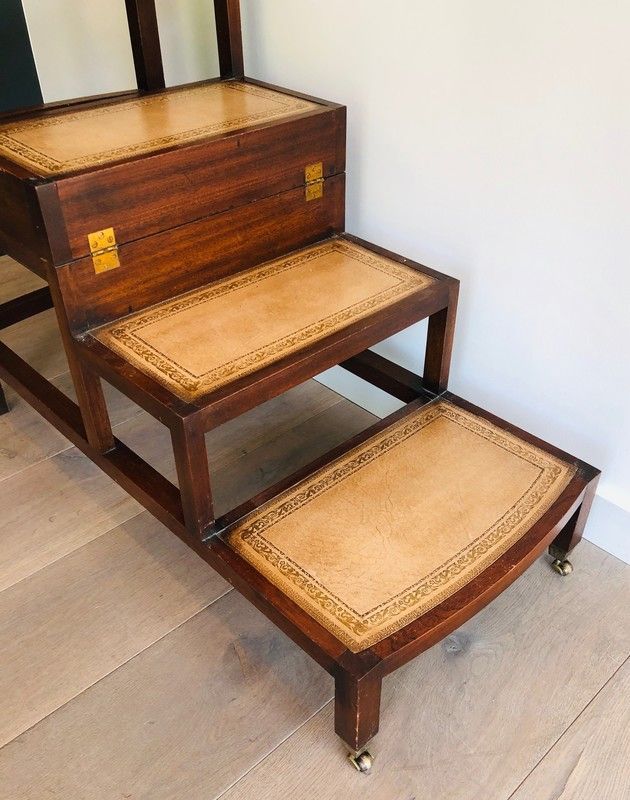 Table Basse en Bois et Plateau de Cuir Transformable en Escalier de Bibliothèque à Marches de Cuir