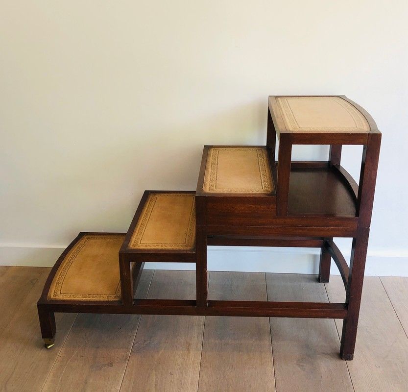 Table Basse en Bois et Plateau de Cuir Transformable en Escalier de Bibliothèque à Marches de Cuir