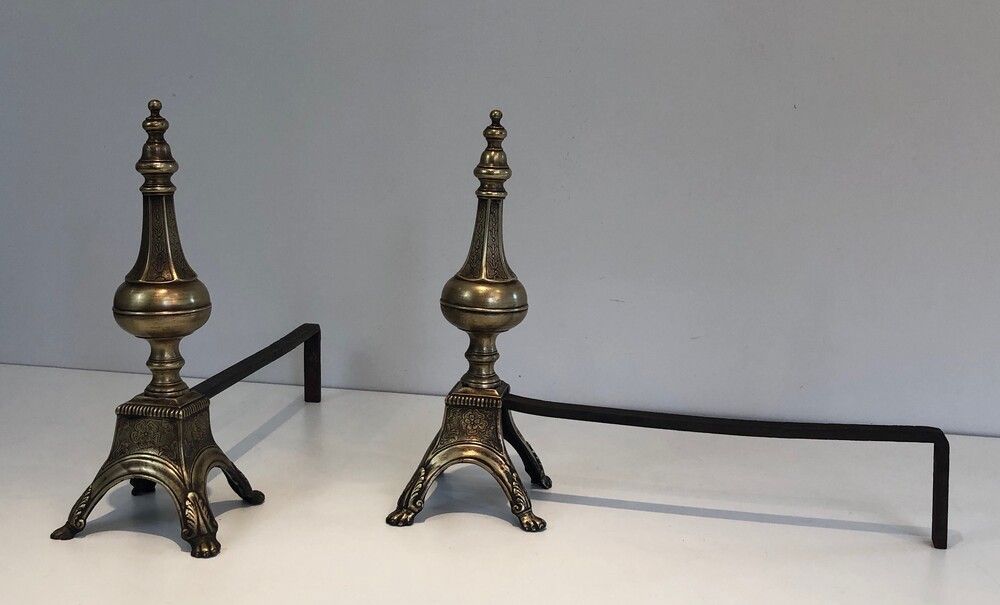 Paire de Chenets en Bronze Ciselé et Fer forgé de Style Louis XVI