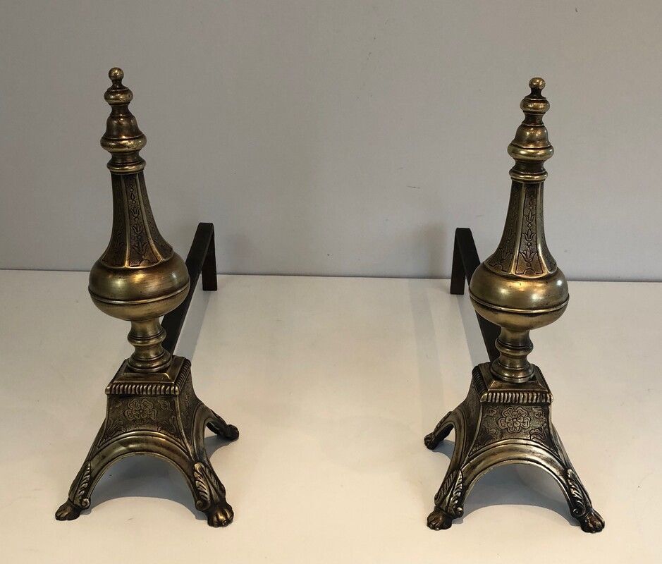 Paire de Chenets en Bronze Ciselé et Fer forgé de Style Louis XVI