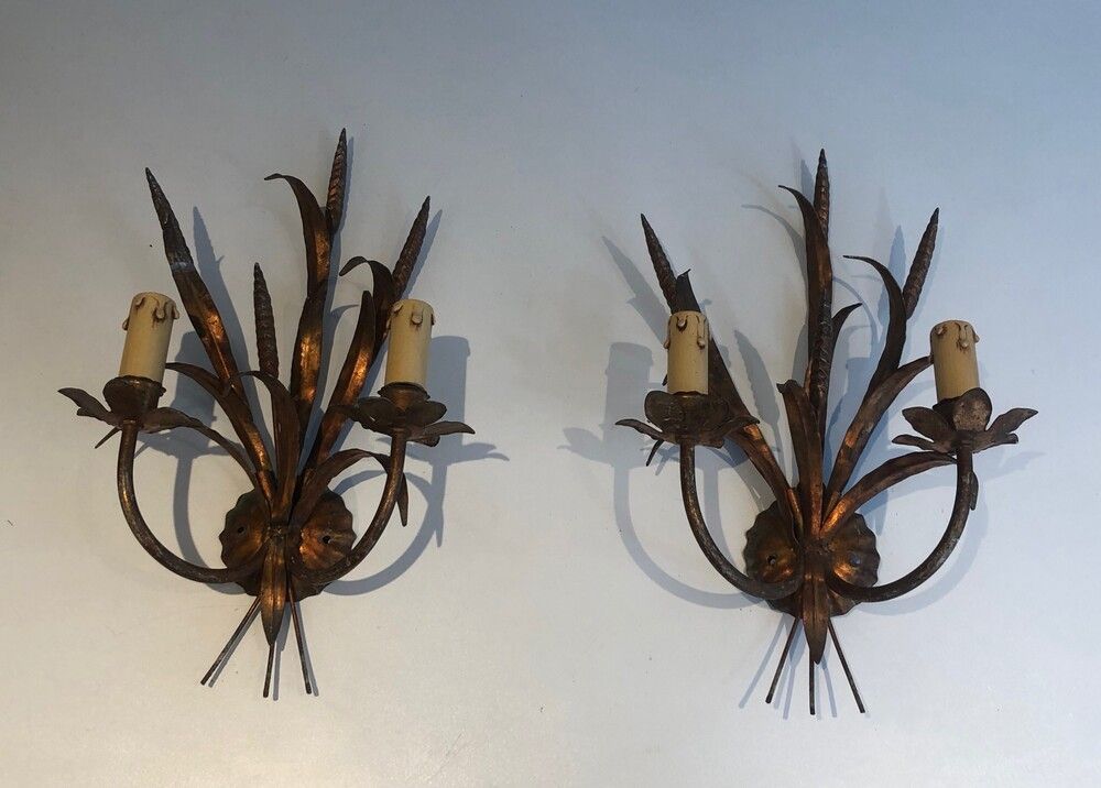 Paire d'Appliques de Style  Coco Channel en Métal Doré aux Epis de Blé