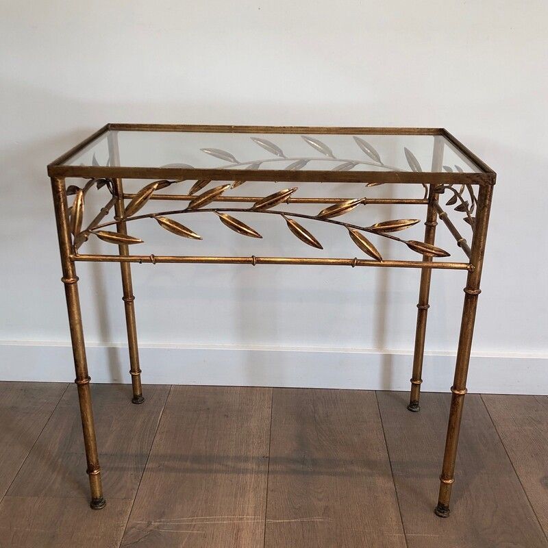 Petite table d'Appoint de Style Coco Channel en Métal Doré à Décor de Feuillages et Pieds façon Faux-Bambou