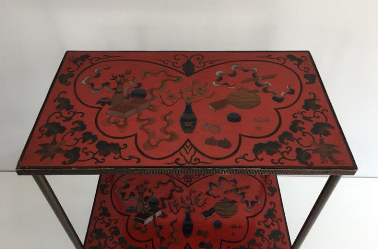 Belle Table à Deux Niveaux à Plateaux Cloisonnés d'Incrustations sur Plateau Laqué Rouge