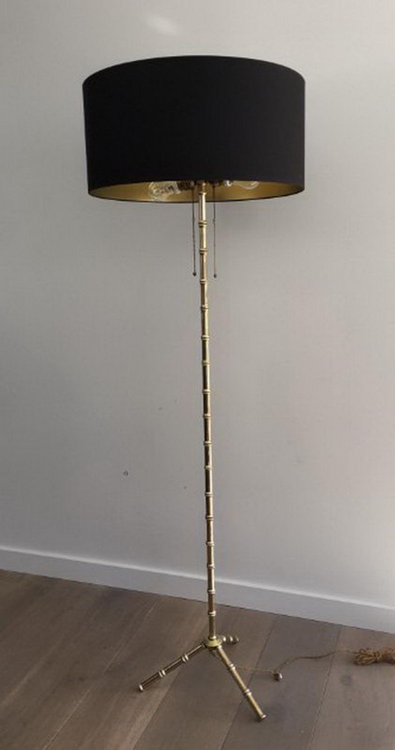 Lampadaire de parquet Façon Faux-Bambou en Bronze et Laiton. Jacques Adnet