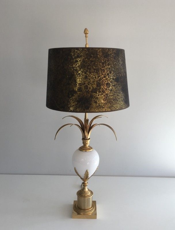 Lampe Oeuf d'Autruche en Opaline Blanche et Nickel Doré Dans le Goût de la Maison Charles
