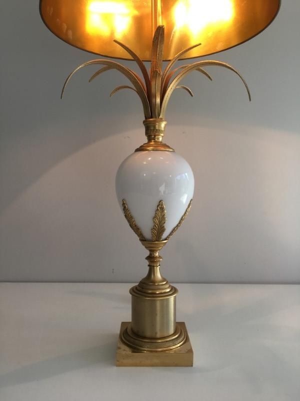 Lampe Oeuf d'Autruche en Opaline Blanche et Nickel Doré Dans le Goût de la Maison Charles