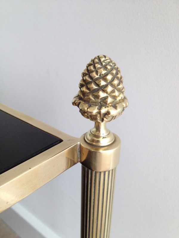 Table Basse de Style Néoclassique en Bronze, Laiton et Plateaux de Verres Laqués Noirs  de la Maison Baguès