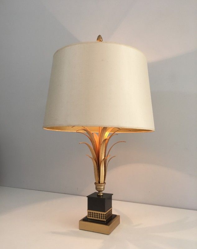 Lampe Ananas en Métal Doré et Laquée Noire. Dans le Goût de la Maison Charles