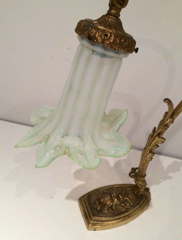 Lampe en Bronze à Tulipe de Verre Colorée