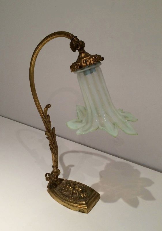 Lampe en Bronze à Tulipe de Verre Colorée