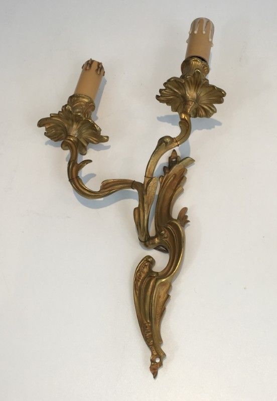 Paire d'élégante Appliques de Style Louis XV en Bronze