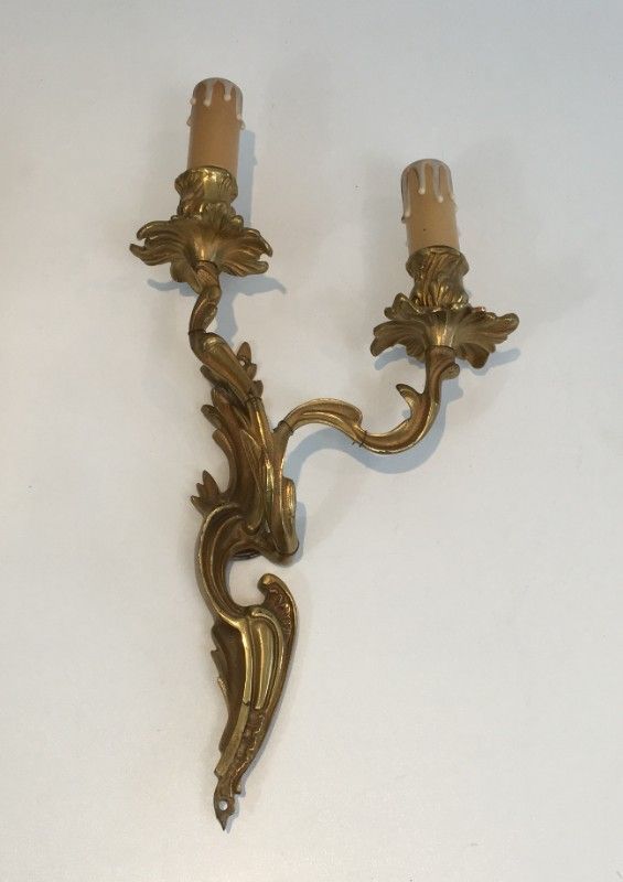 Paire d'élégante Appliques de Style Louis XV en Bronze