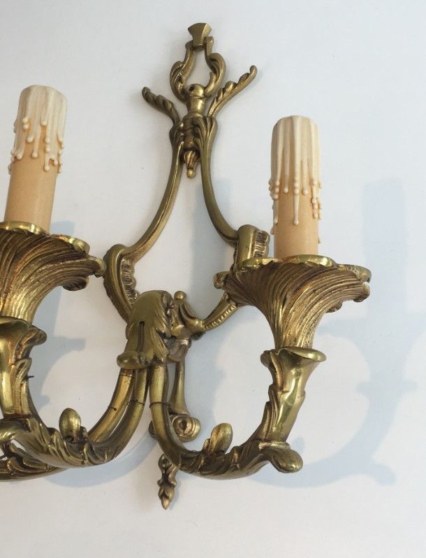 Paire d'Appliques de style Louis XV en Bronze à 3 Bras de Lumière