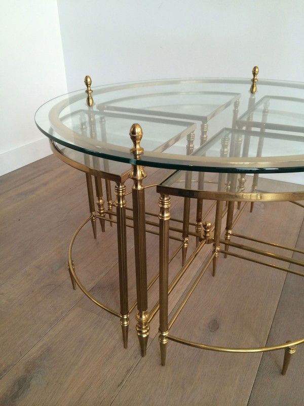 Table Basse ronde en Laiton de Style Néoclassique de la Maison Baguès