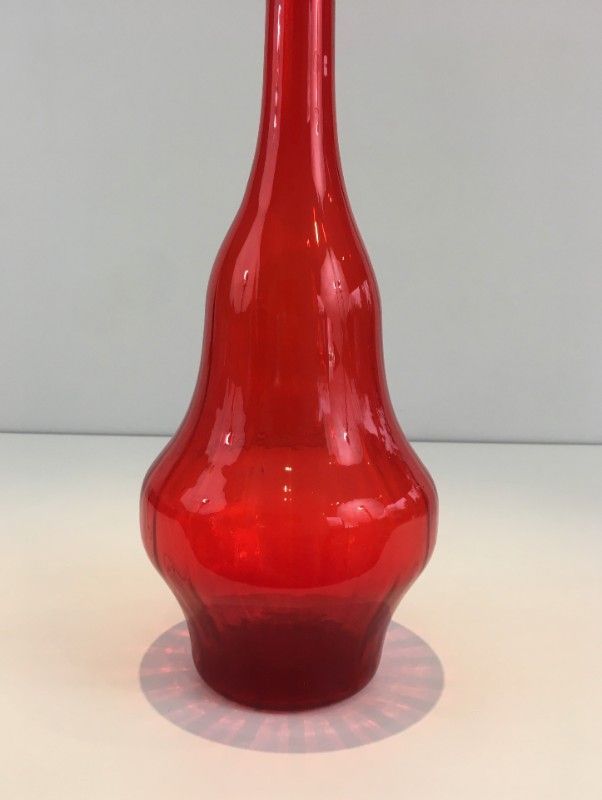 Grande Bouteille Design en Verre Rouge