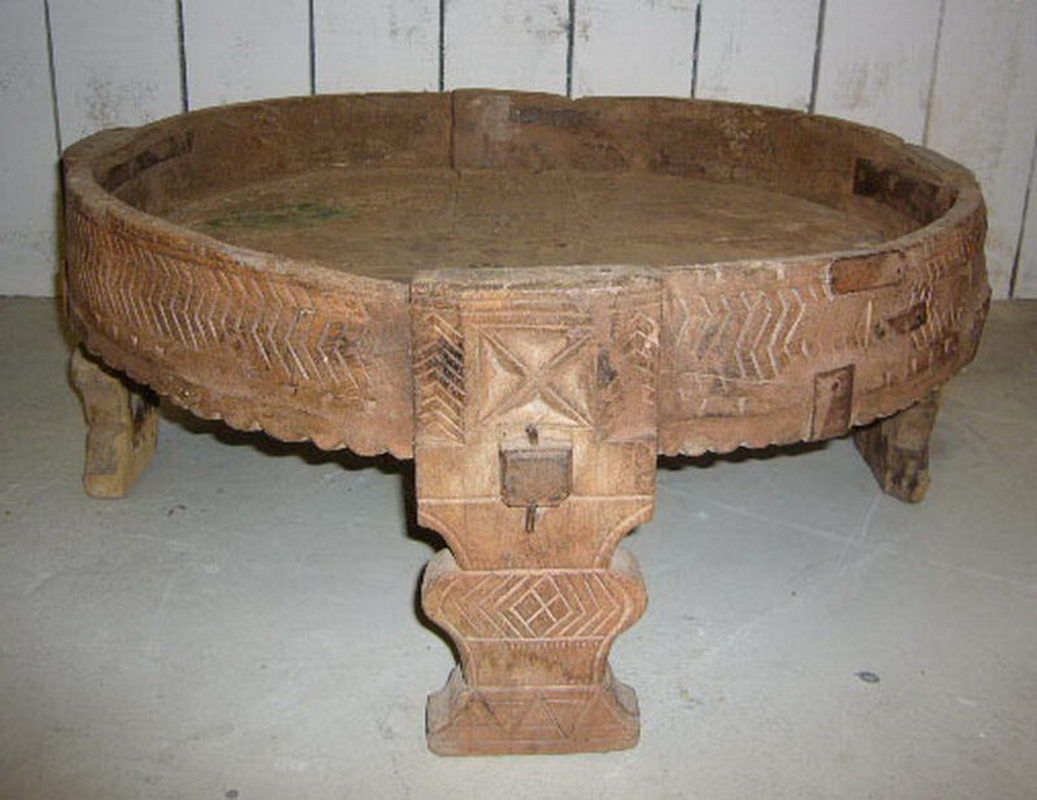 Table Basse en Bois Sculpté