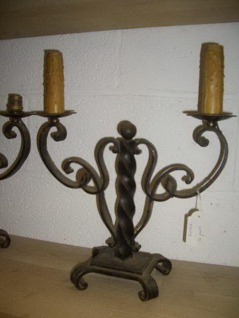 TL (16) Paire d'ancienne lampes de table en fer forgé