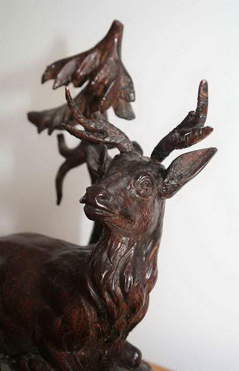 Encrier Forêt Noire en Bois Sculpté représentant un Cerf et Des Oiseaux