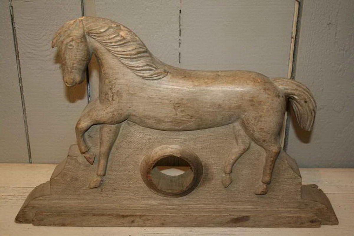 Horloge Cheval en Bois Sculpté