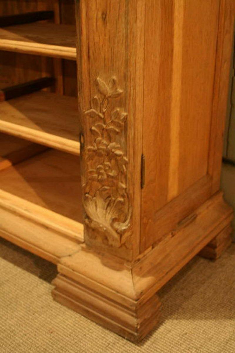 F (801) Meuble décoratifs en bois sculpté